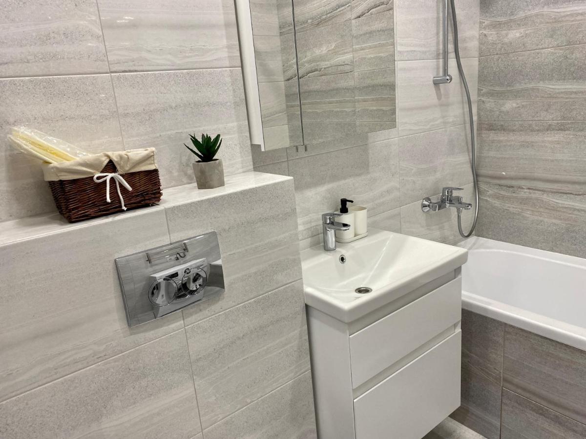 Slavutich Apartments Near Metro Station Kiev Dış mekan fotoğraf